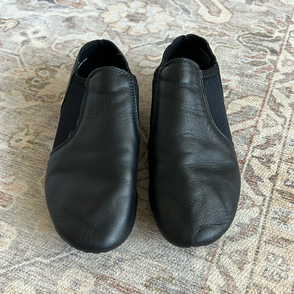 Girls jazz shoes